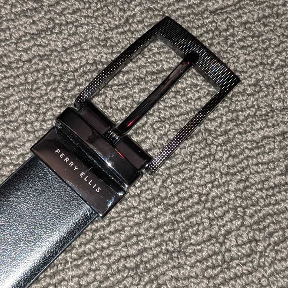 NWOT Perry Ellis Reversible Belt - Picture 4 of 4